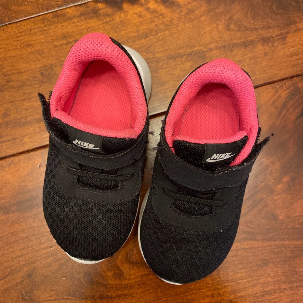 Nike sneakers  (Toddler size 6)